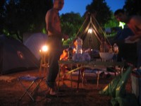 Vita da camping 2... io intanto gioco con le regolazioni della macchina fotografica... :-S